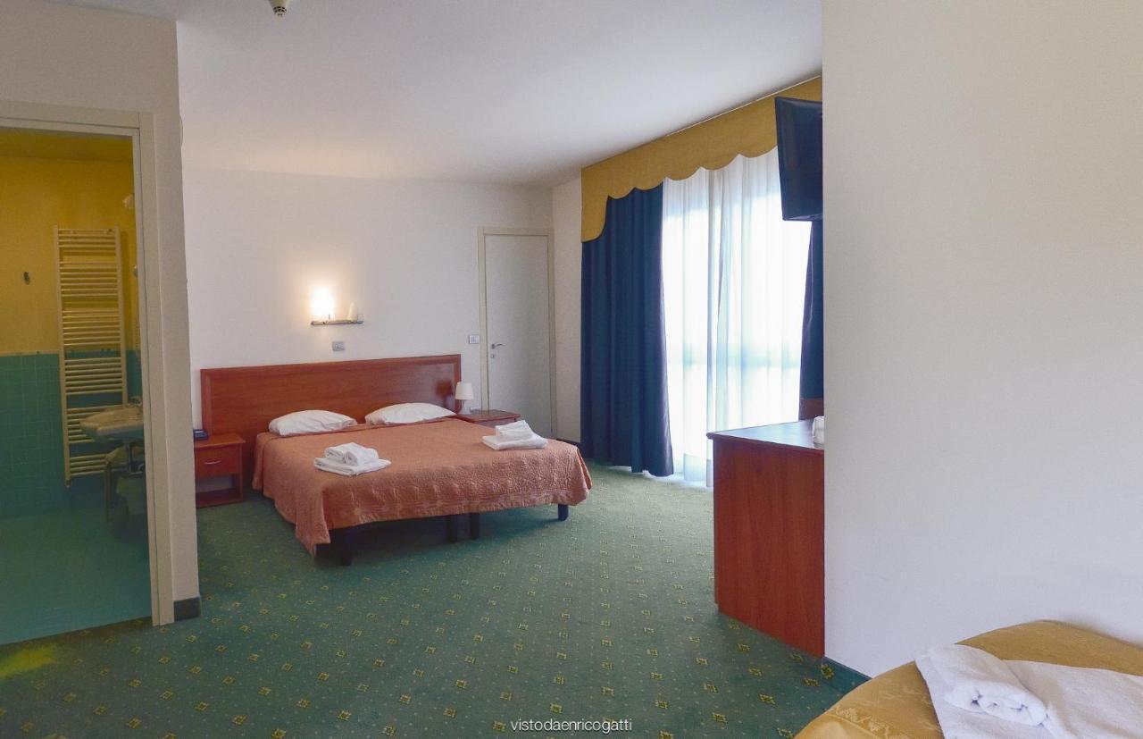 Standard Hotel Udine Pradamano Exteriör bild