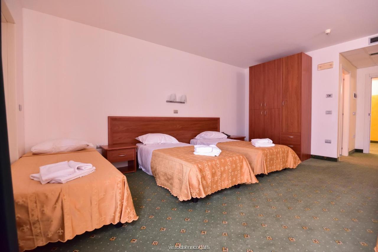 Standard Hotel Udine Pradamano Exteriör bild